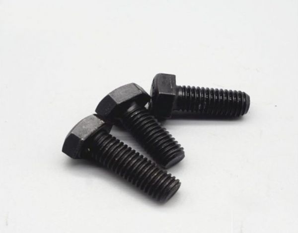 從扳手到工件：方頭螺栓以棱角為證，筑牢連接的根基